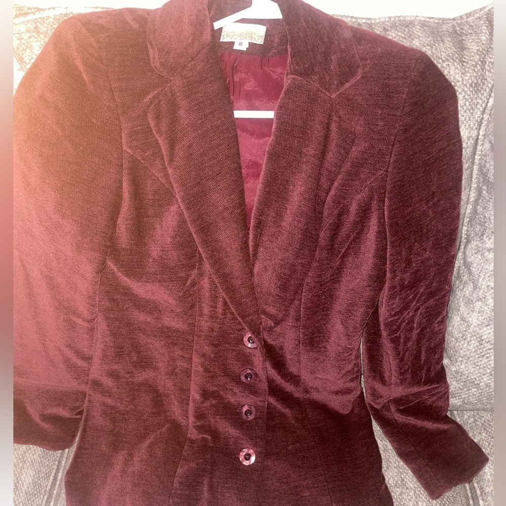 Cache Elegant Burgundy Velvet Women's Blazer